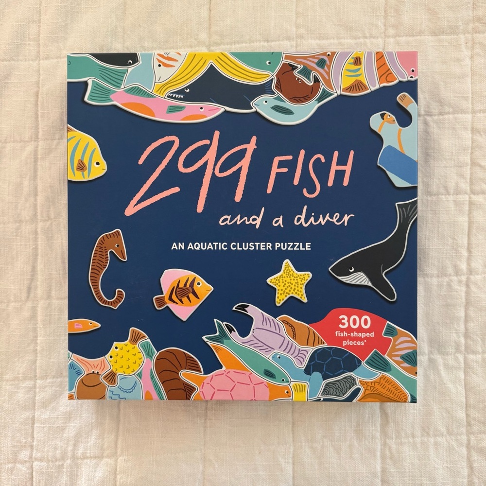 Aquatic Cluster Puzzle - 299 Fish and a Diver